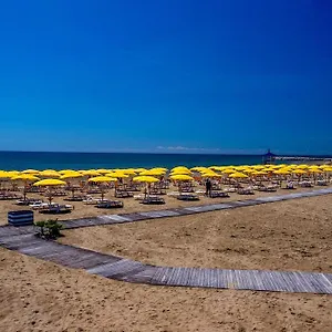 4* Отель Village Garden Paradiso