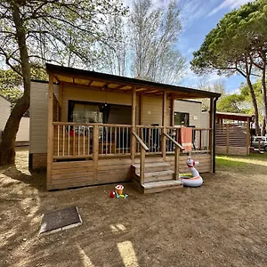 Kemp Estivo Premium Deluxe Mobile Homes On Ca Savio, Cavallino-Treporti